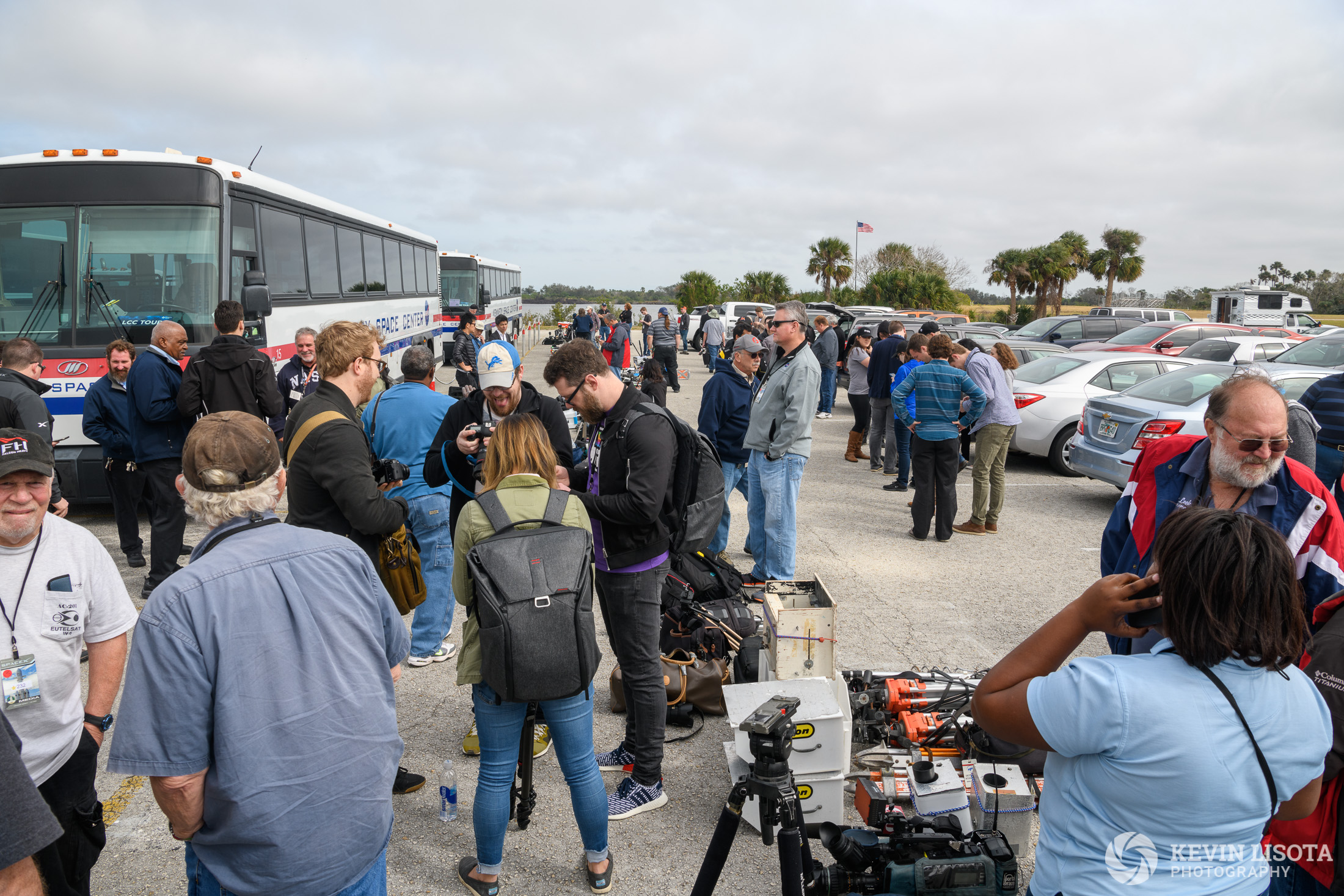 Photographers prepare for Falcon Heavy maiden launch