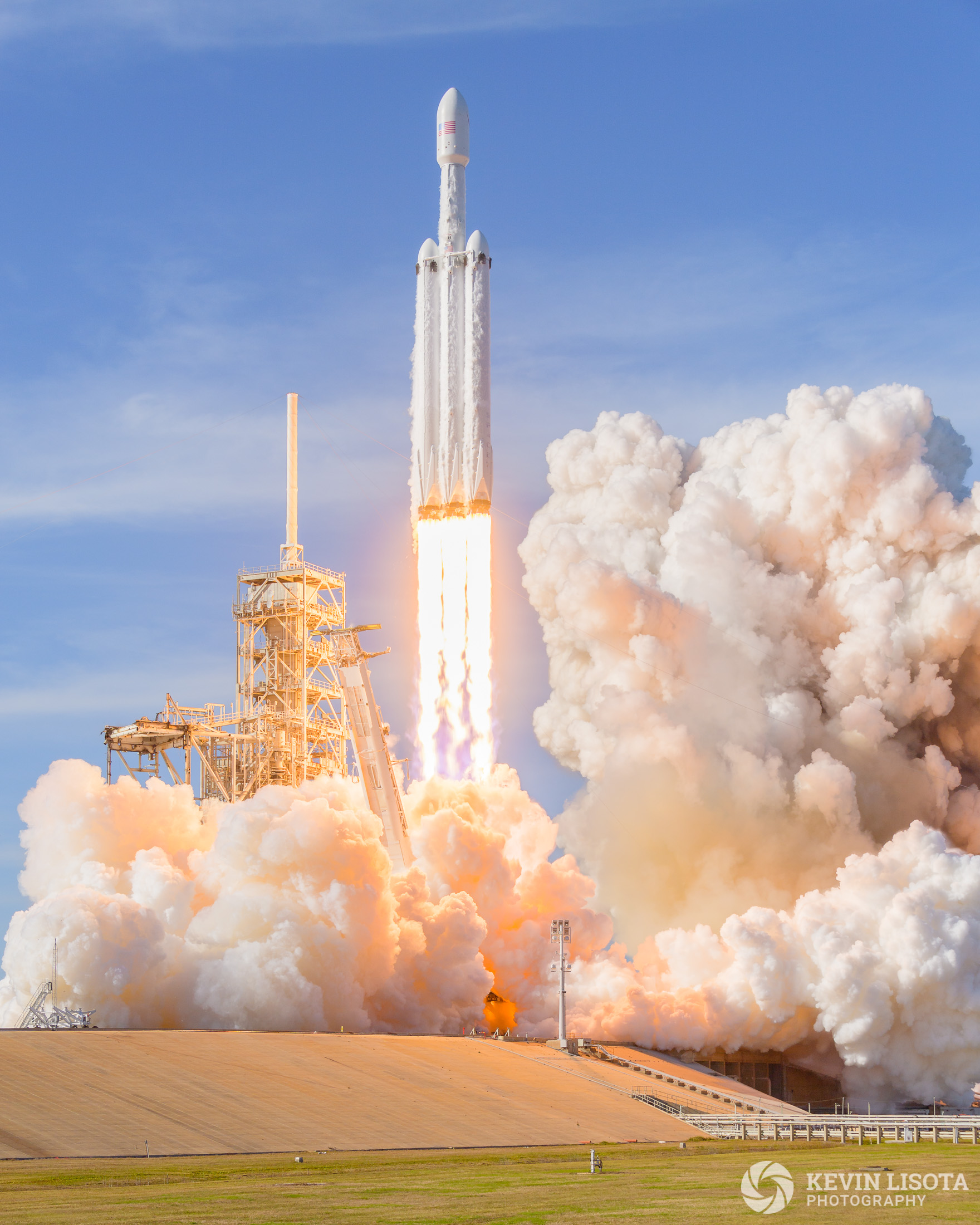 SpaceX Falcon Heavy launch from ~1200 ft away