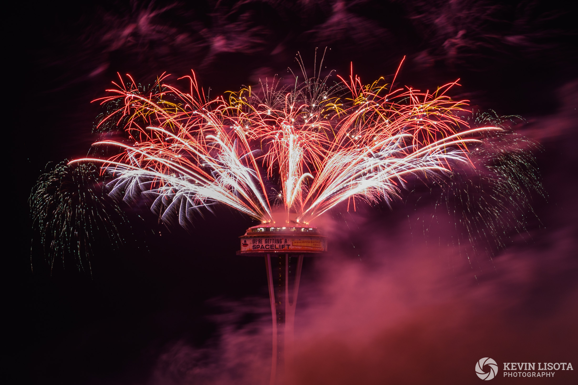 New Year's fireworks at the Space Needle 2018