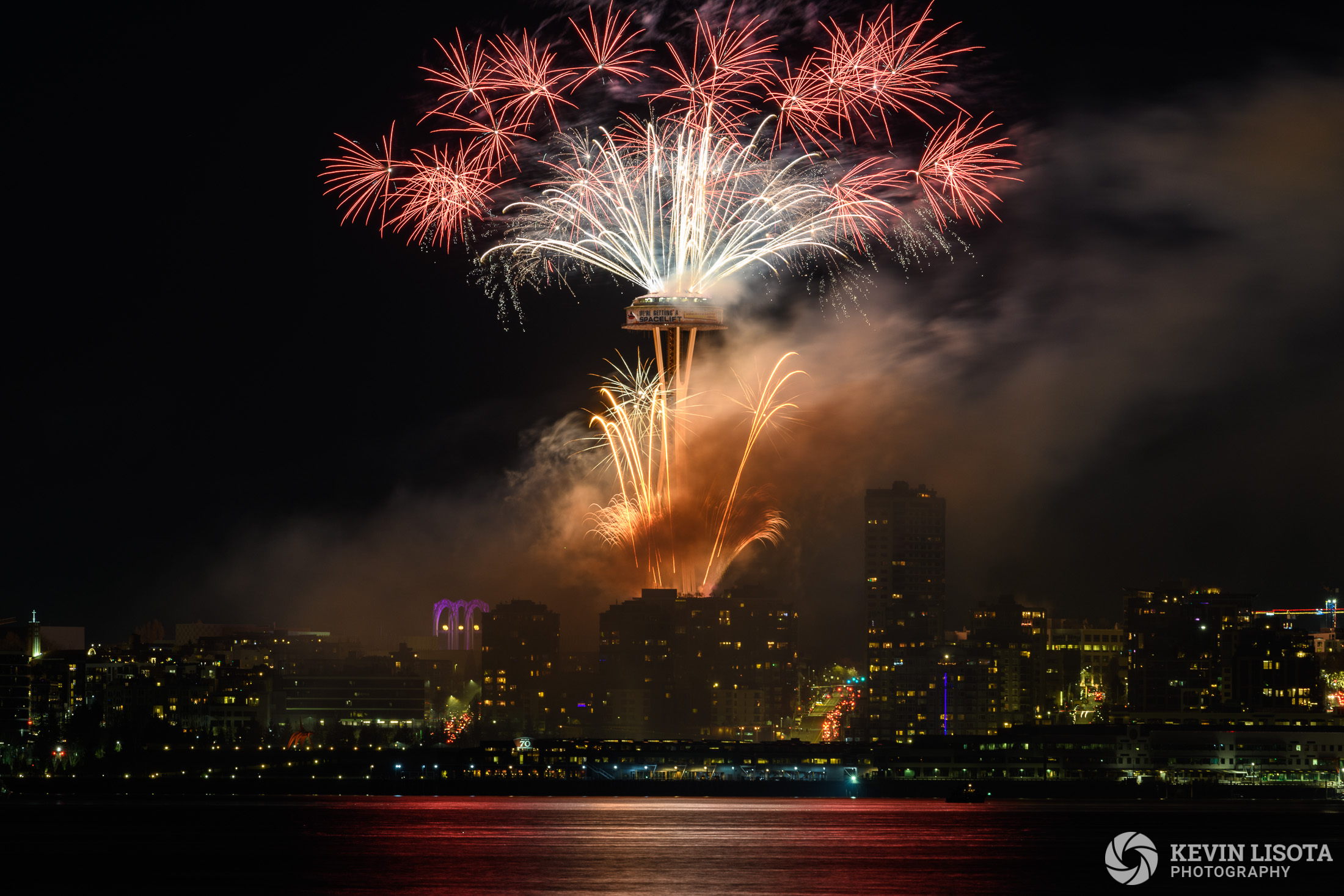 New Year's fireworks at the Space Needle 2018