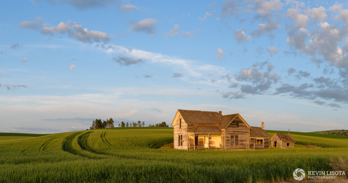 Abandoned farmhouse in the Palouse